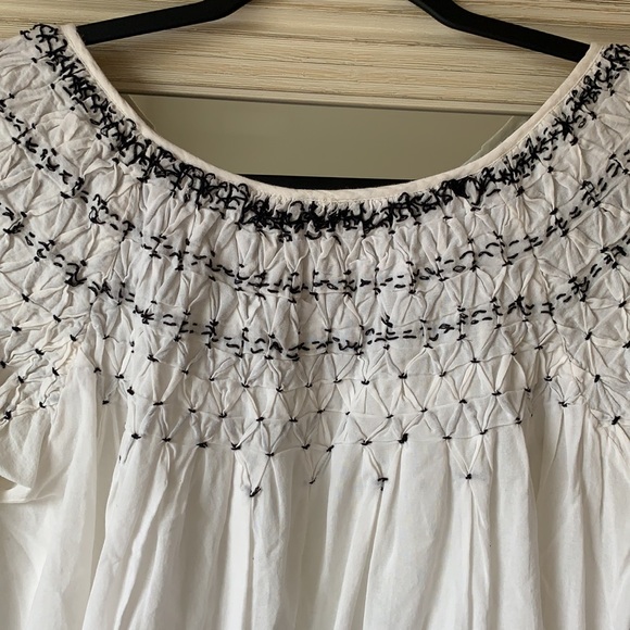 FREE PEOPLE white & black embroidered peasant blouse top (XS) ✨ - Picture 6 of 7
